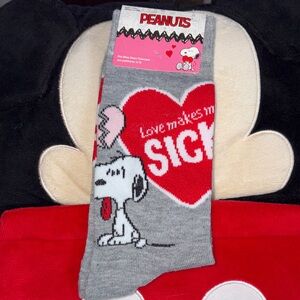 3/$18 bundle Peanuts Snoopy Red Heart socks
